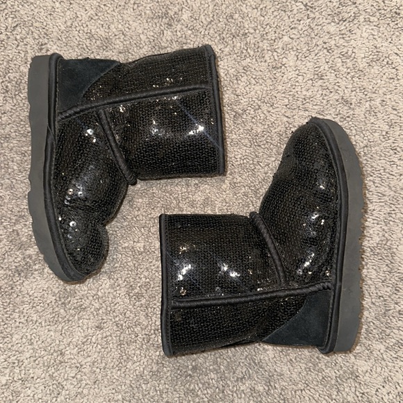 Girls sparkly black UGGS - Picture 4 of 4